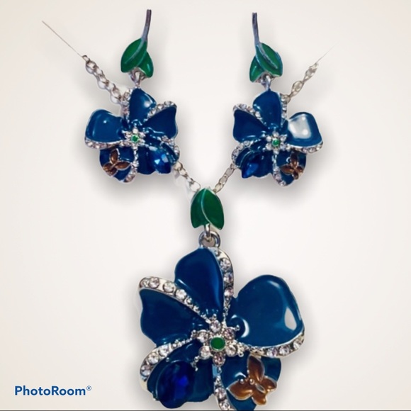 ππΊ Exotic Flower Necklace & Earrings